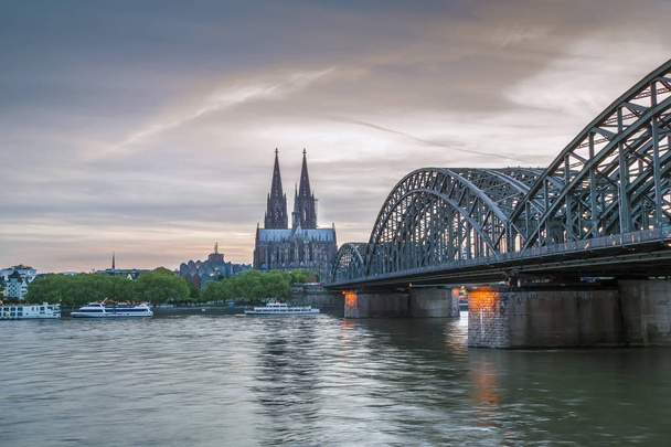 vista della Cattedrale di Colonia, Germania
 - Foto, immagini
