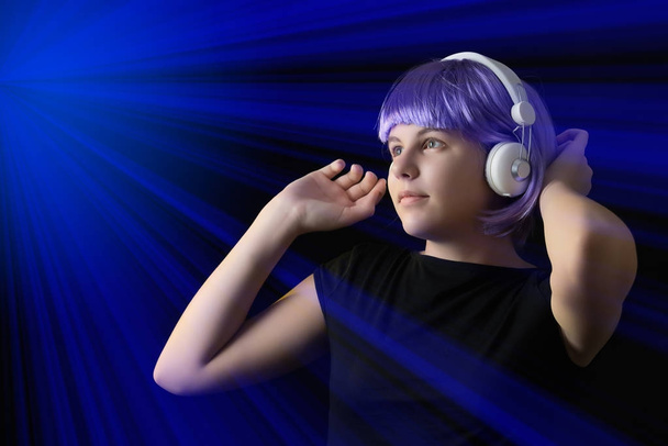 Girl with a white headphones - Foto, Imagem