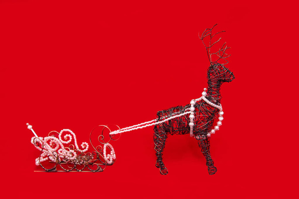 Ručně vyrobené vánoční jelen a vánoční sáně  - Fotografie, Obrázek