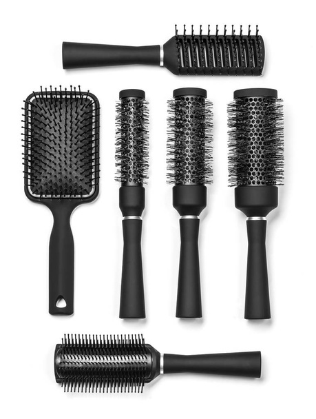 Herramientas de peluquería en blanco
  - Foto, imagen