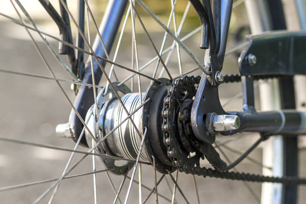 Bisiklet parçaları. Zincir seçici odak yakın çekim - Fotoğraf, Görsel