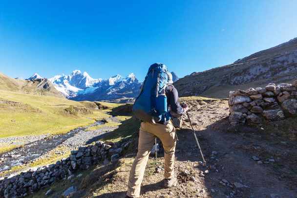 Hiking scene in Cordillera mountains, Peru  - Zdjęcie, obraz