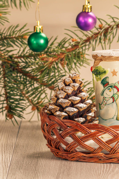 Burning candle, cones and natural fir tree branches with Christm - Foto, imagen