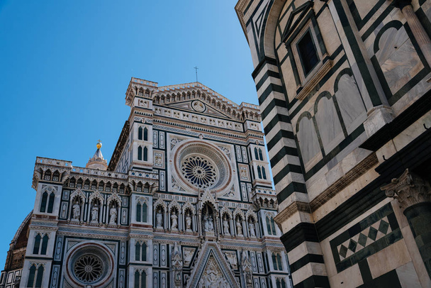 Detalle de fachada de Catedral de Florencia
 - Foto, imagen