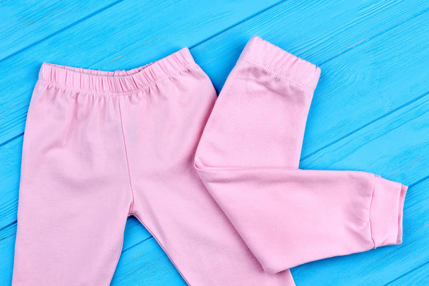 Pantalone rosa alla moda per bambine
. - Foto, immagini