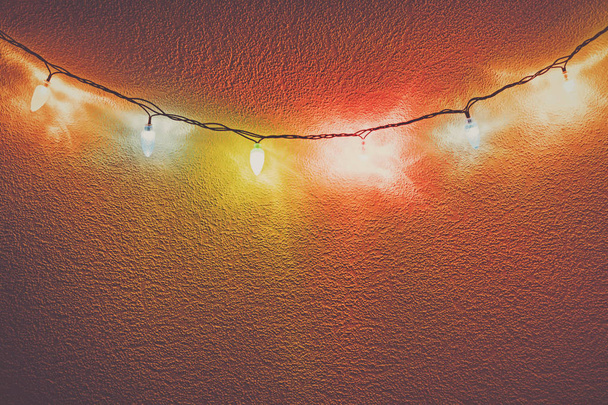 luzes de festa de Natal fantasia pendurado
 - Foto, Imagem