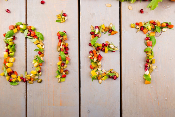 La dieta de palabras está hecha de frutas y verduras. Dieta vegana saludable comida cruda
. - Foto, Imagen
