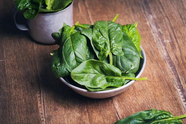 green fresh spinach - Foto, afbeelding
