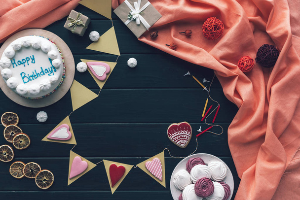 dekorace a sladkosti pro oslavu narozenin - Fotografie, Obrázek