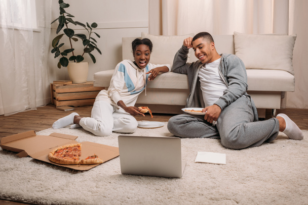 couple eating pizza - Photo, Image