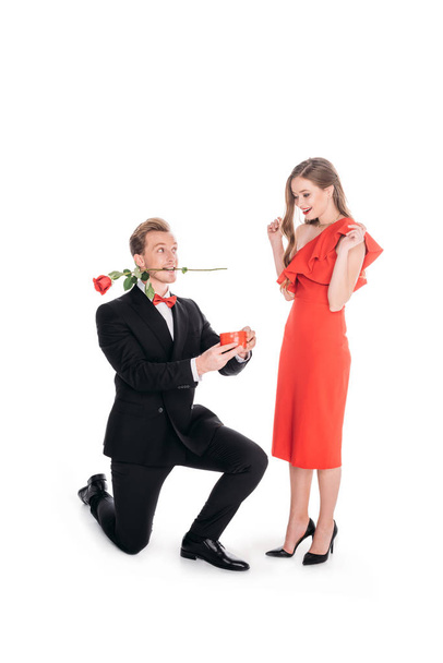 man proposing to woman - Foto, afbeelding