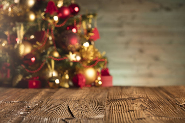 Decoración de Navidad sobre un fondo rústico de madera
. - Foto, imagen