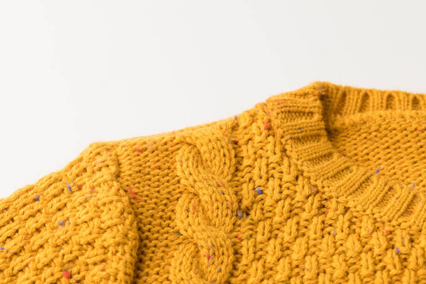 パターン黄色ニット セーター - 写真・画像