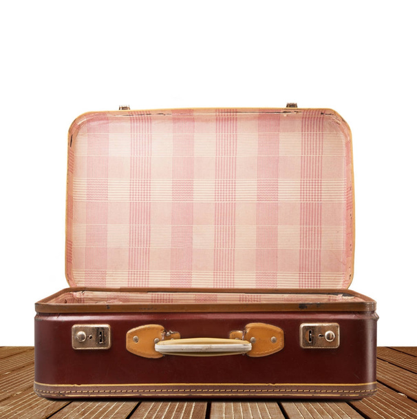 Vintage koffer op witte achtergrond - Foto, afbeelding