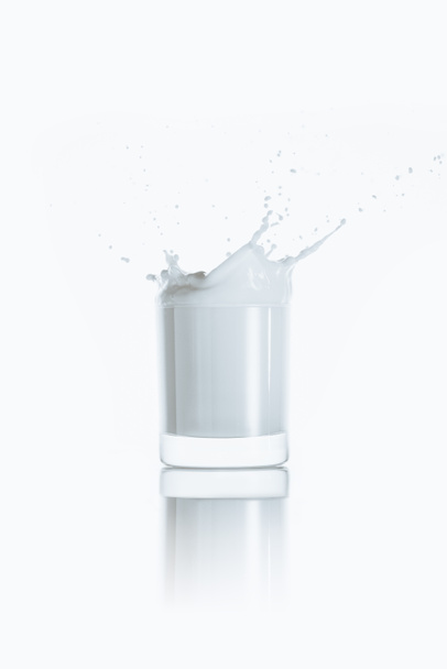 milk splash - Foto, afbeelding