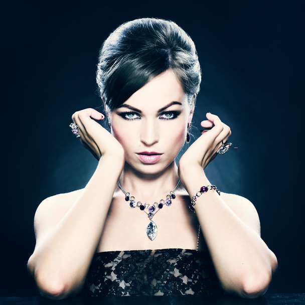 Beautiful woman with evening make-up. Jewelry and Beauty. Fashion photo - Fotoğraf, Görsel