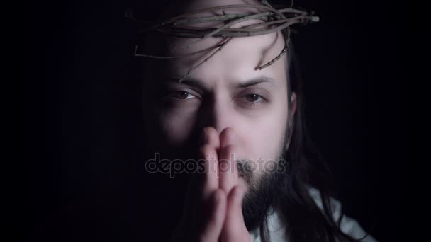 4 к релігійних Портрет Ісуса молитися - Кадри, відео