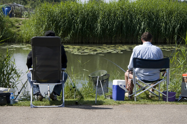 Pescadores no parque Westerveld em Arnhem, Países Baixos
 - Foto, Imagem