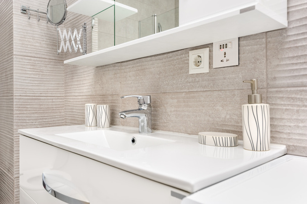 Раковина в современной ванной комнате
 - Фото, изображение