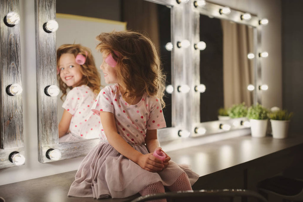 cute little girl making make-up - Foto, Bild