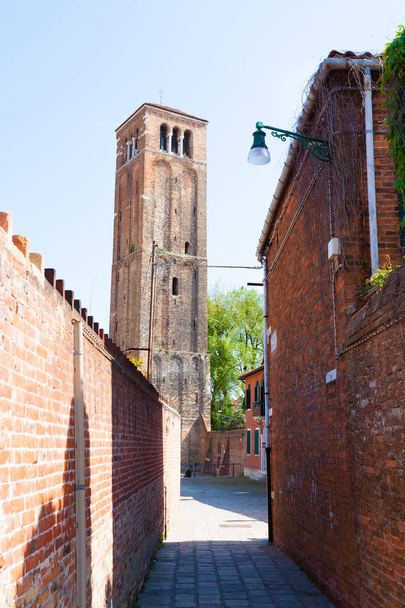 Campanario de la iglesia de Murano, Venecia
 - Foto, Imagen
