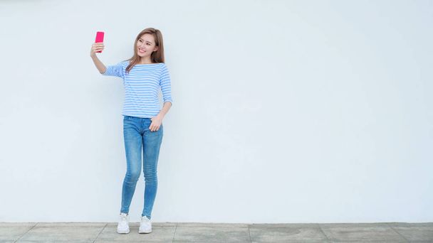 beautiful  woman taking selfie  - Φωτογραφία, εικόνα