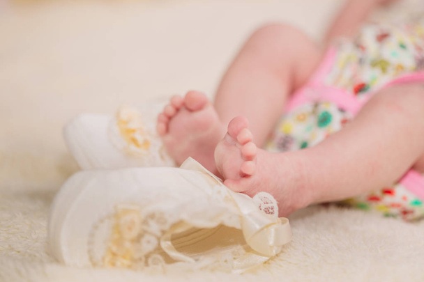 Нежные ноги с пальцами малышей
 - Фото, изображение