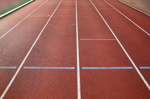 Terminar líneas - firmar en la pista de atletismo - Foto, Imagen