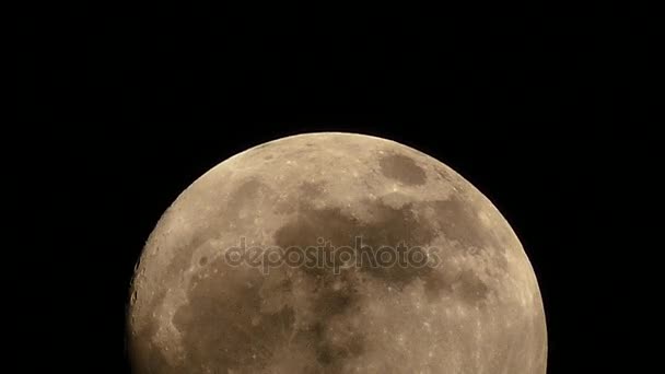 Σελήνη κινείται σε μέσα στη νύχτα - Πλάνα, βίντεο