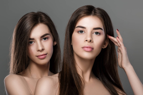 twins women with perfect skin and natural make-up - Foto, imagen