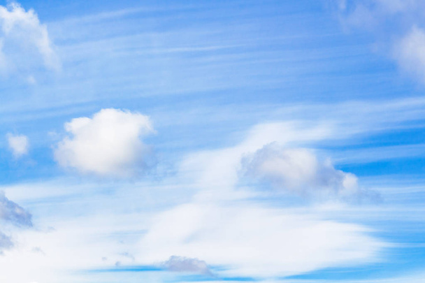 nuvole bianche nel cielo blu in Islanda in autunno
 - Foto, immagini