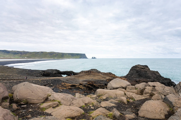 Costa atlantica e spiaggia nera in Islanda
 - Foto, immagini