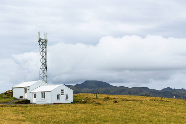stazione sulla penisola di Dyrholaey in Islanda
 - Foto, immagini