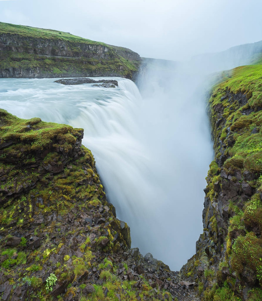 Cachoeira Gullfoss, atração turística da Islândia
 - Foto, Imagem