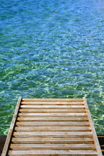 Океан з дерев'яними дрібними вертикальними
 - Фото, зображення