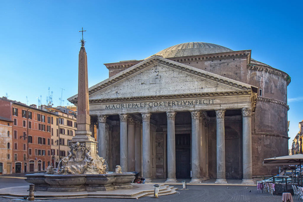 Стародавнього храму Римський Пантеон, вид спереду - Рим (Італія) - Фото, зображення