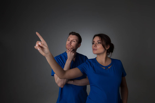 Doctors pointing to something - Valokuva, kuva