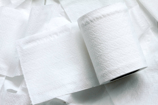 Textura de cerca del rollo de papel higiénico blanco
  - Foto, imagen