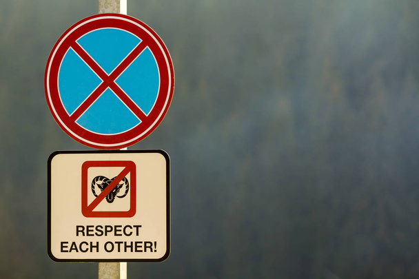 Verkehrszeichen nicht mit Worten gegenseitigen Respekts parken - Foto, Bild