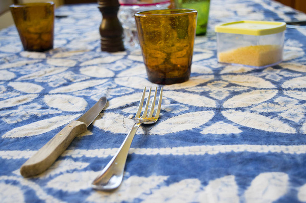 neformálně stůl na oběd - Fotografie, Obrázek