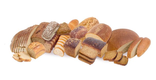 Різні види коричневого хліба на білому тлі
 - Фото, зображення