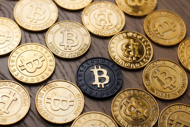 Moedas de ouro Bitcoin
 - Foto, Imagem
