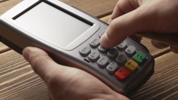 Бесконтактная оплата кредитной картой - Кадры, видео
