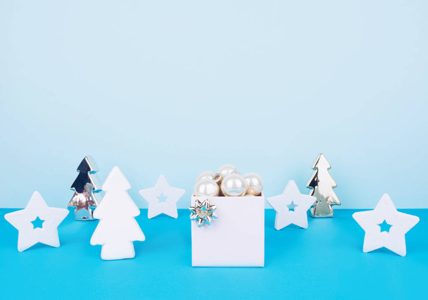 Christmas tree balls on a blue background - Fotografie, Obrázek