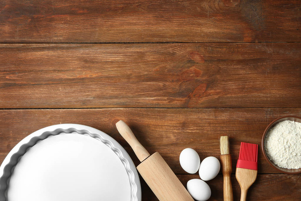 Kitchen utensils and food ingredients - Foto, Bild