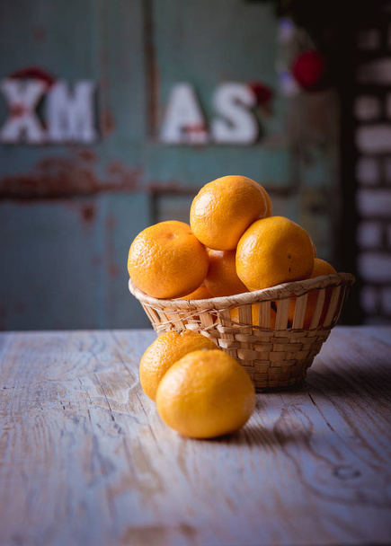 tangerines in the basket. - Foto, Imagen