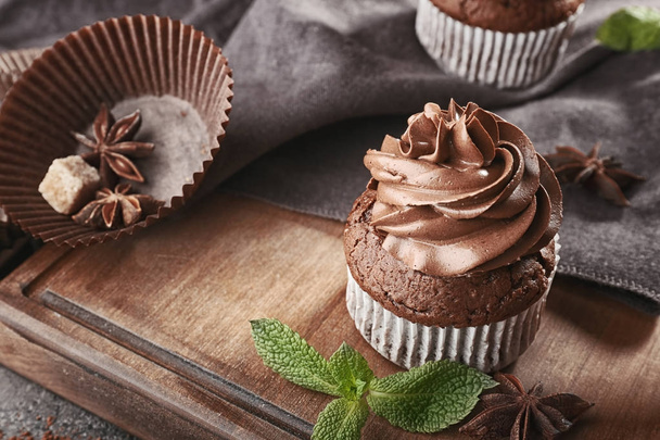 Tasty chocolate cupcake - Zdjęcie, obraz
