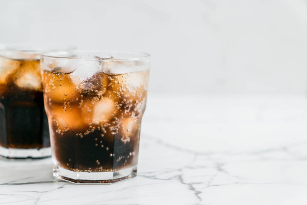 glass of cola with ice - Φωτογραφία, εικόνα