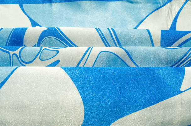Textúra, háttér, minta. A női selyem zsebkendőjét. Kendőt absztrakt minta, kék minták egy fehér háttér - Fotó, kép