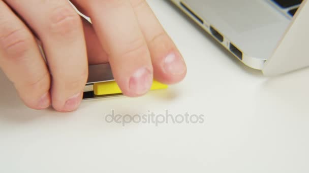 Unlocking and Locking a Yellow Pen Drive - Metraje, vídeo